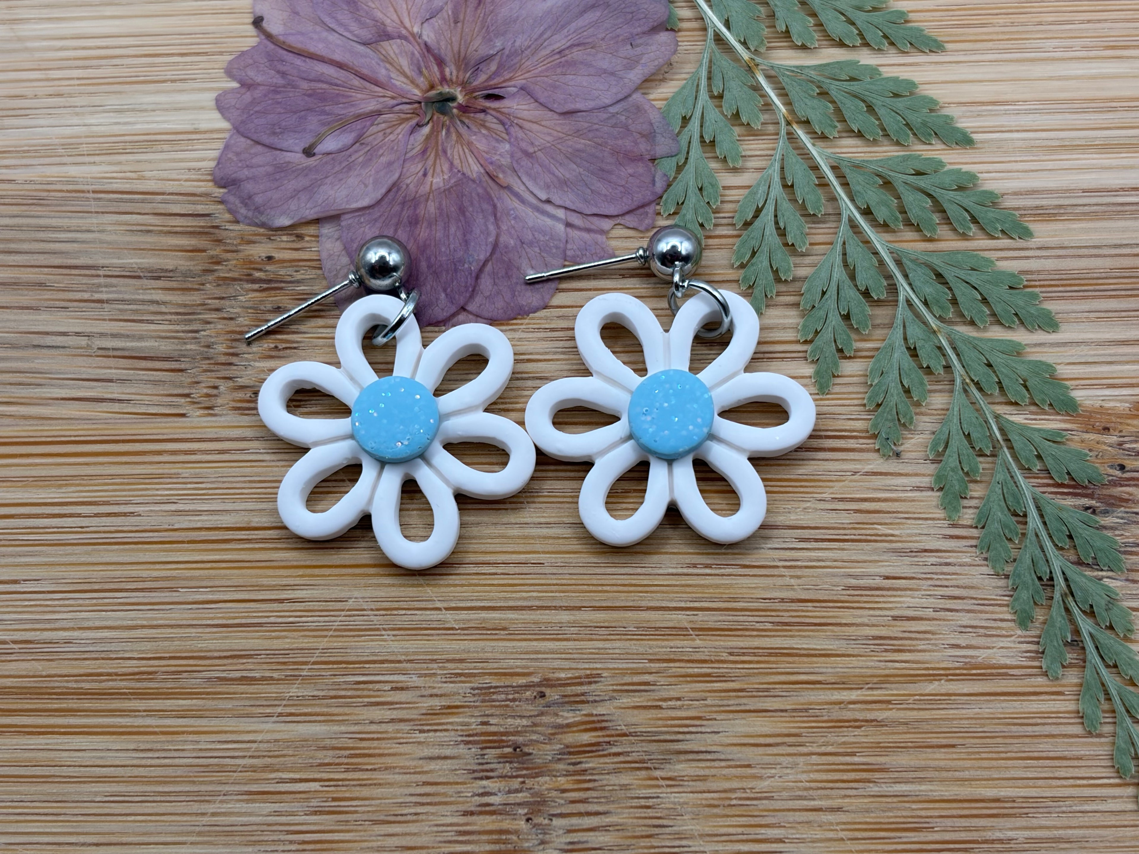 Daisy Drop - blue sparkle