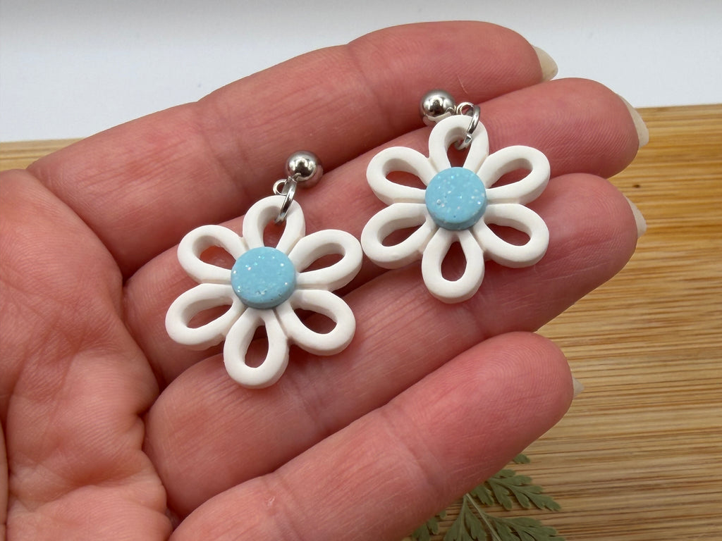 Daisy Drop - blue sparkle